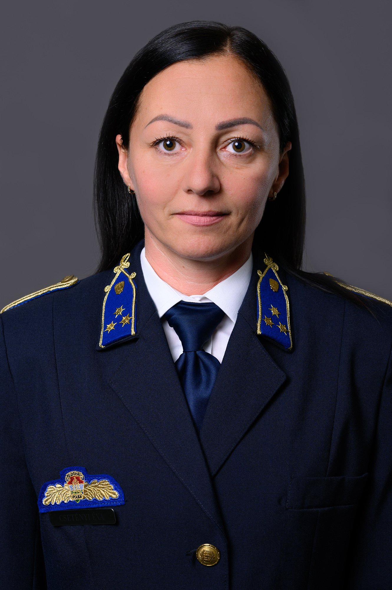 Csetényi Éva rendőr százados