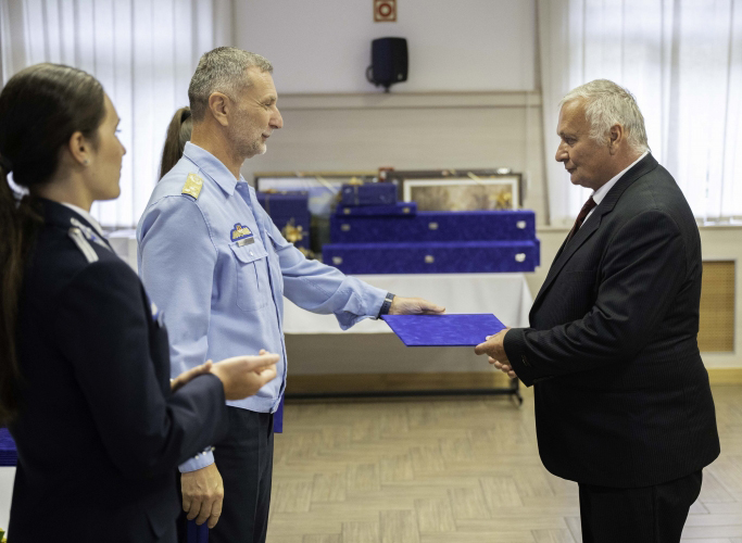 Balogh János altábornagy adta át a belügyminiszteri jutalmat Meilinger Attilának