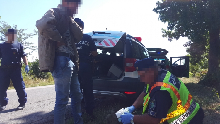 Határsértők elfogása Battonyán 2017. július 16.