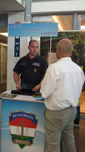 Toborzás két városban