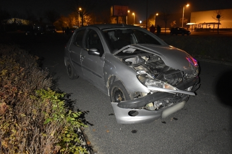 Zeg baleset áruház parkoló