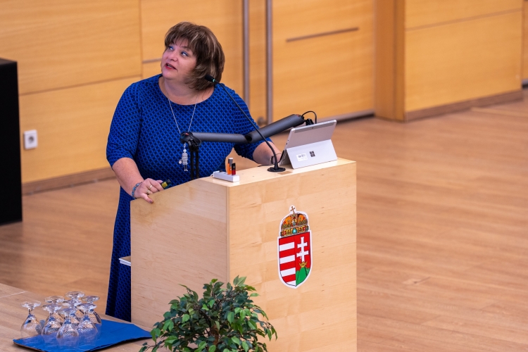 Diamantopoulosné dr. Kenyeres Gabriella