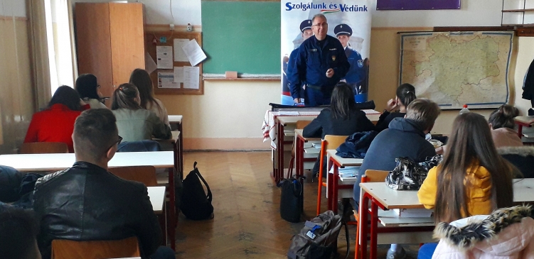 legyél te is rendőr