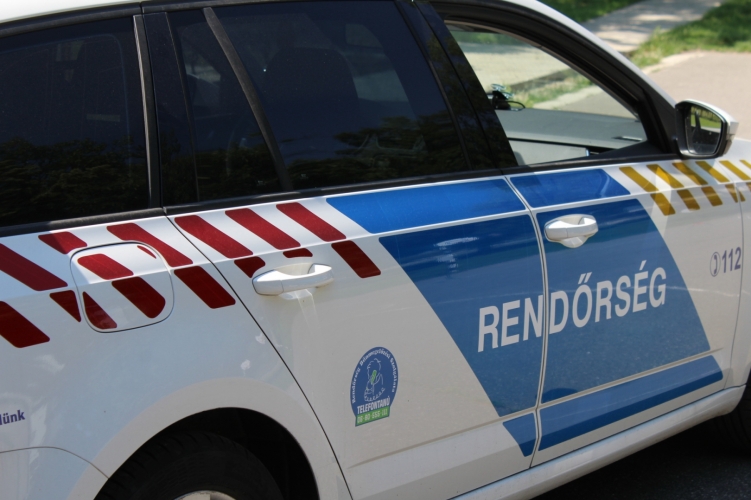 rendőautó