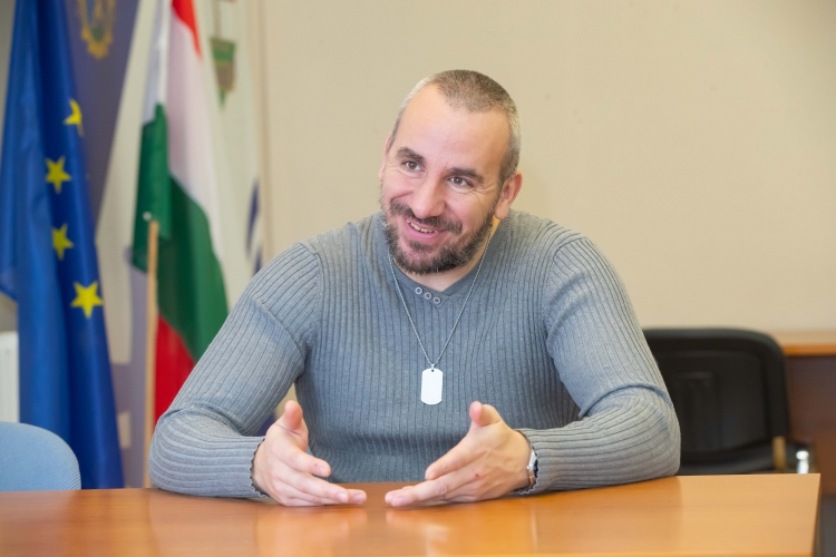 Sebők Dávid főtörzsőrmester,