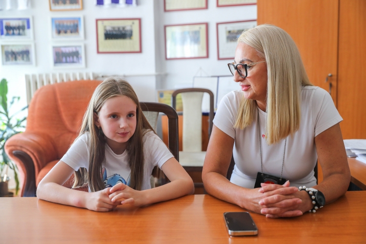 Bódor Mariann törzsőrmester a lányával