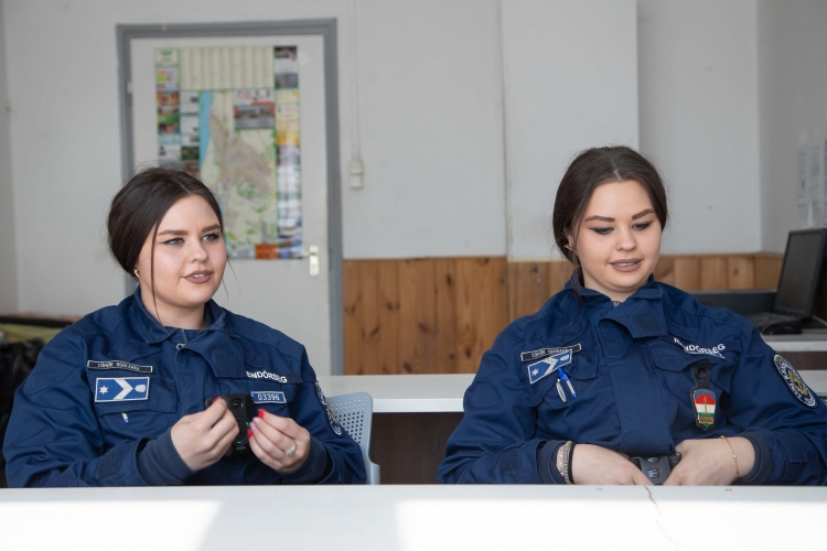 Török Barbara és Boglárka őrmesterek