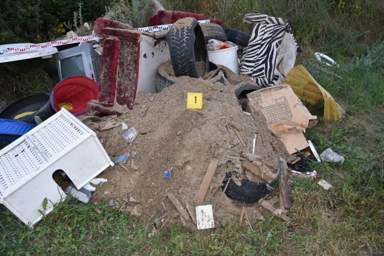 illegális szemétlerakás